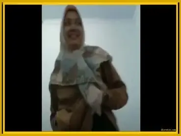 Bu Guru Jilbab Yang Mampir Ke Kosan Muridnya