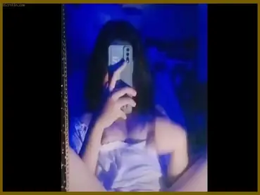 Cewek 18+ Mulus Colmek Selfie Depan Cermin