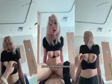 Dokumentasi Gadis LC Cantik Bersantai Kasur