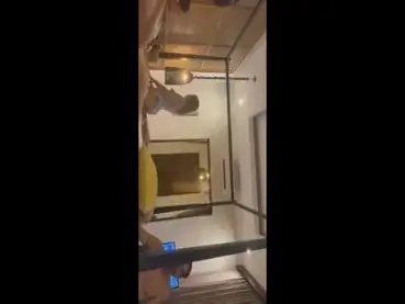 Gadis Cantik Pasrah Goyang Kasur Bareng 4 Pria