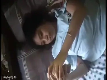 Gadis Cantik Pasrah Goyang Kasur Bareng Pacar