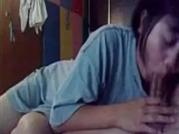 Gadis Cantik Pasrah Goyang Kasur Di Rumah