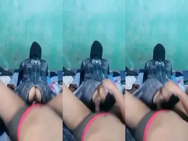 Gadis Cosplay Spiderman Cantik Pasrah Kasur