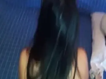 Gadis Tato Cantik Pasrah Goyang Kasur Mulus