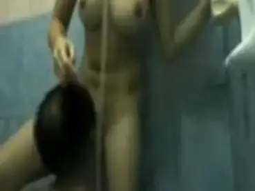 Kemesraan Gadis Cantik Di Kamar Mandi Crot