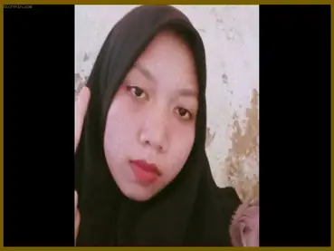 Laila Cewek Jilbab Kirain Lugu Eh Timun Masuk