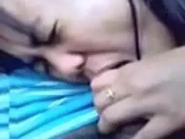 Momen Pacaran Romantis Sejoli Di Mobil