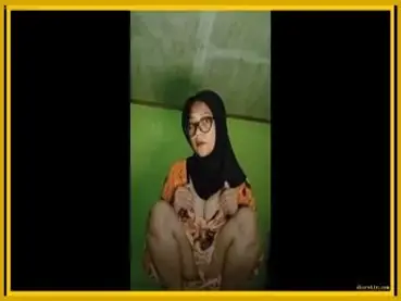 Sarah Jilbab Colmek Demi Memuaskan Hasrat Yang Tertahan