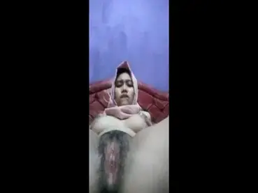 Ukhti Hijab Pink Cantik Pasrah Goyang Kasur