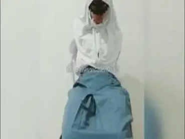 Ukhti Siswi Hijab Cantik Pasrah Kasur Hotel